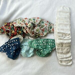 Cloth diapers bundle of 8 (Simple Being and Alva baby)